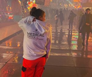 Sanitätsdienst bei einem Berliner Weihnachtsmarkt